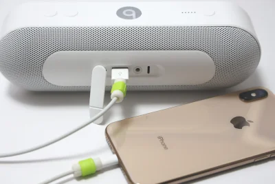 Beats Pill+でiPhoneへ給電