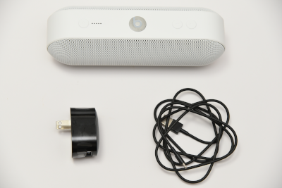Beats Pill+の箱の中身