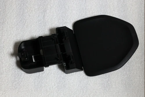 BMW純正三角表示板ホルダーの正面の様子