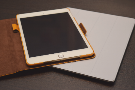 iPad 2012 と iPad mini 4 のケース