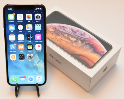 iPhone XS 箱のデザインもかっこいい