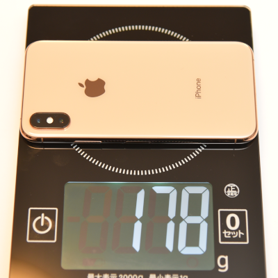 iPhone XS 本体重量は178g