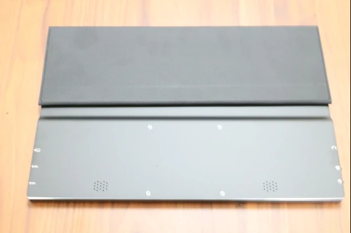 JN-MD-IPS140UHDR-T背面の様子