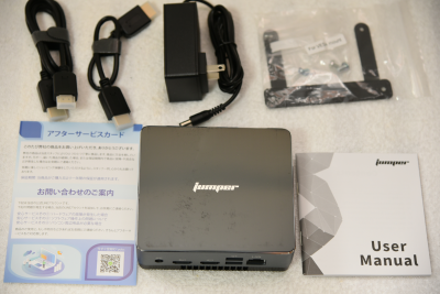 Jumper EZbox i3の付属品は本体と電源コードとHDMIケーブル2本とマニュアルとVESAマウント用金具