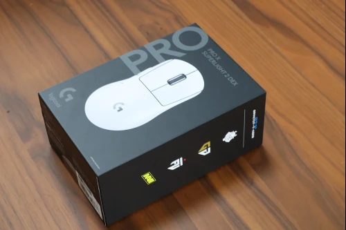 PRO X SUPERLIGHT 2 DEXのパッケージ