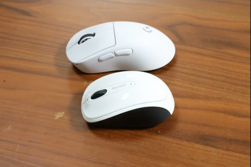 PRO X SUPERLIGHT 2 DEXとMicrosoft Wireless Mobile Mouse 3500の比較高さ