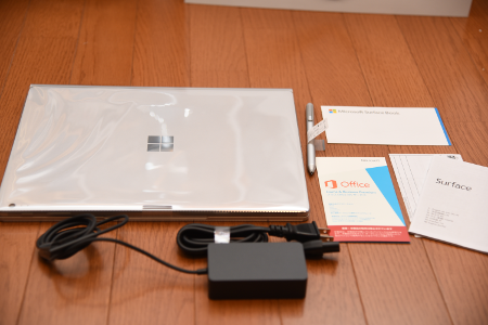 Surface Book箱の中身