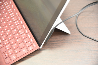 充電中のSurface Go